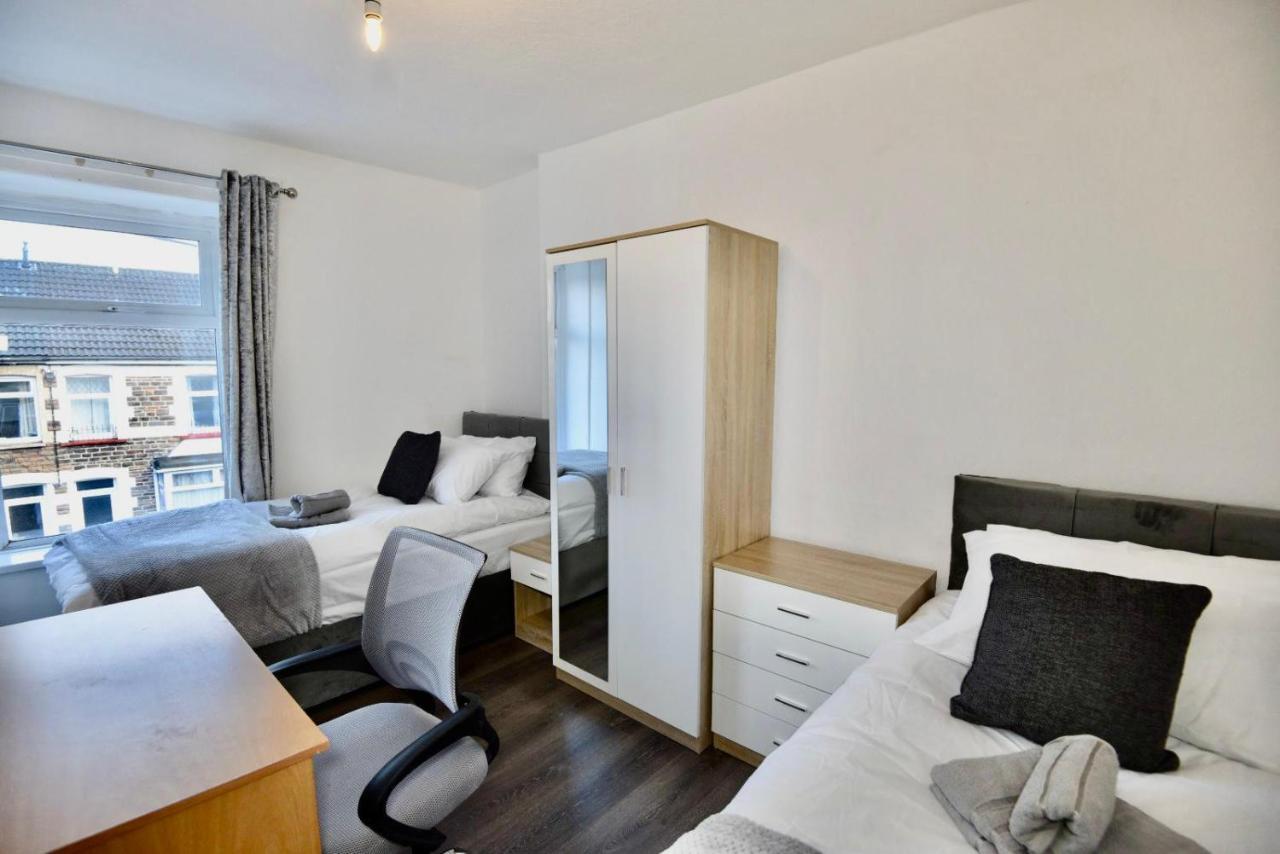 Come On In Villa Pontypridd Esterno foto