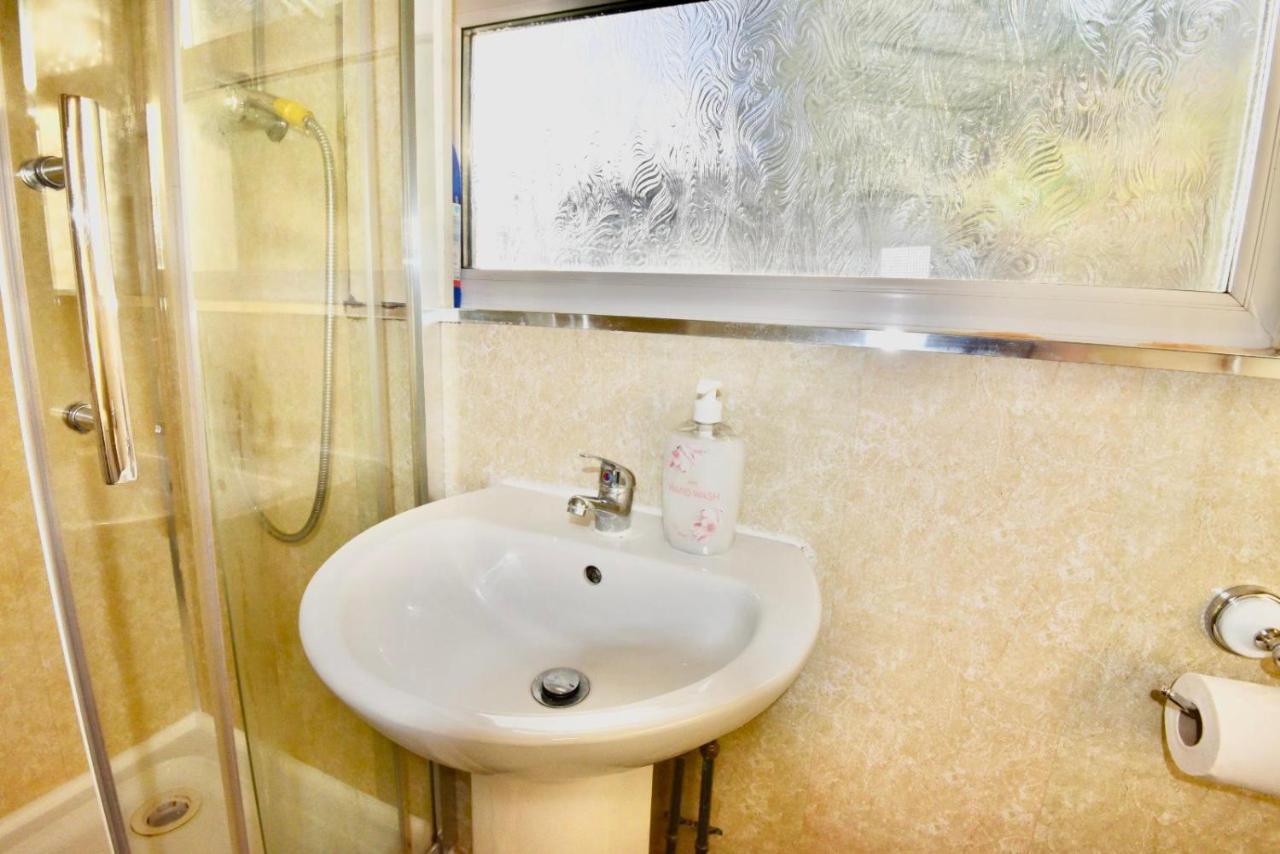 Come On In Villa Pontypridd Esterno foto