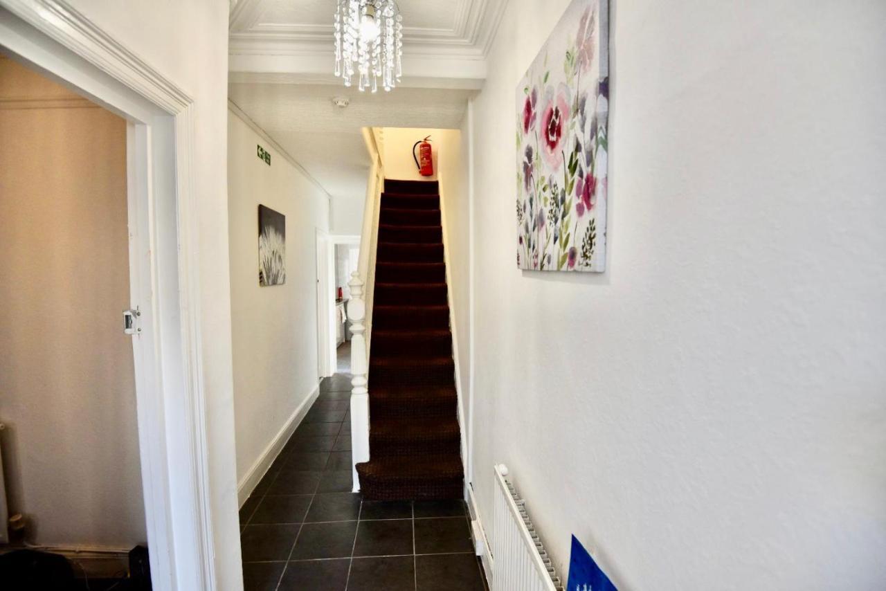 Come On In Villa Pontypridd Esterno foto