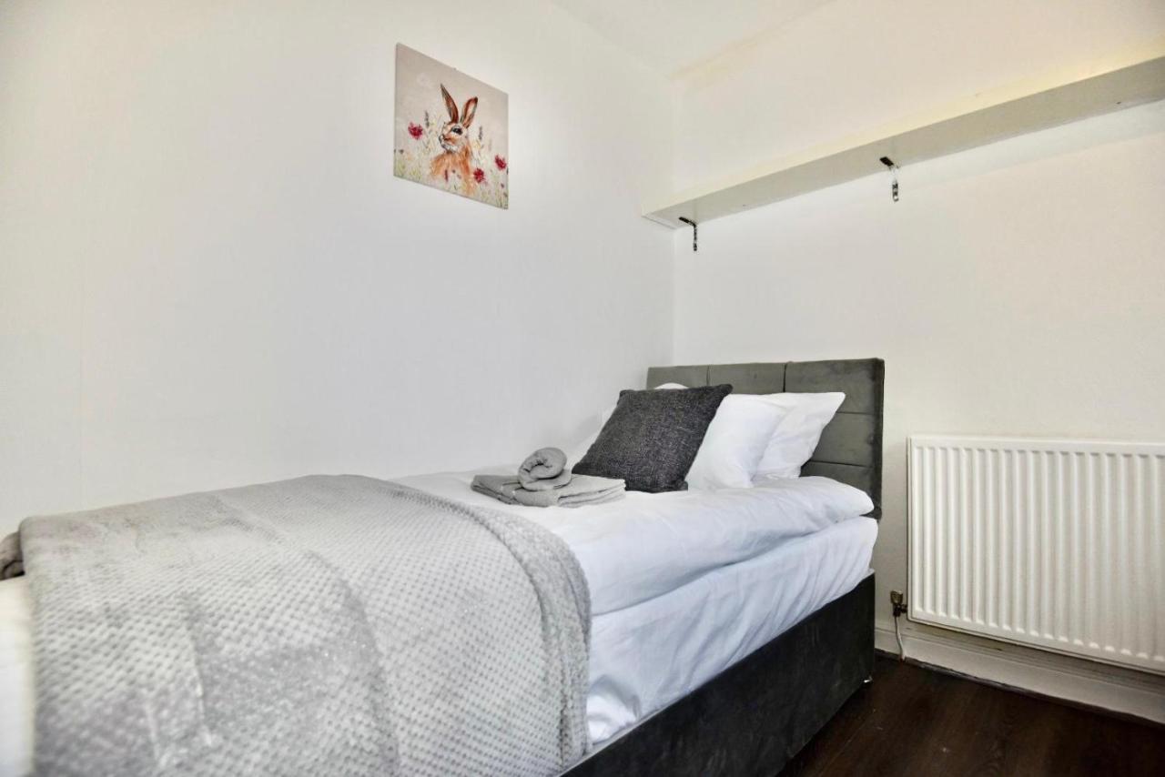 Come On In Villa Pontypridd Esterno foto